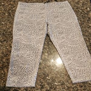 Nike Dri-FIT Gray and Black Patterned Apparel